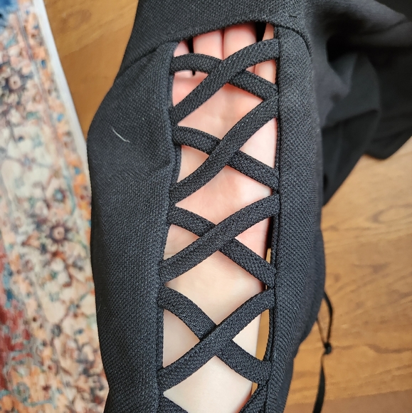 Black Dress - Picture 3 of 4